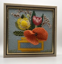 Crewel ricamo ago punta fiori incorniciato arte decorazione vintage anni 70 tulipano papavero