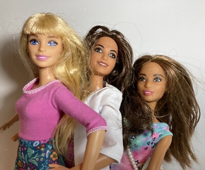 Barbie Dolls Blonde, Redhead, Brunette Wearing Outfits 1 W/shoes 3 Dolls