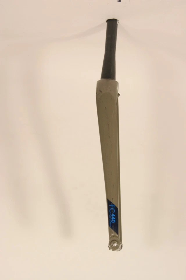 Horquilla de carbono Fuji FC-440 700c freno de disco cónico x 200 mm eje pasante sin rosca FKC68 Foto 3 de 3