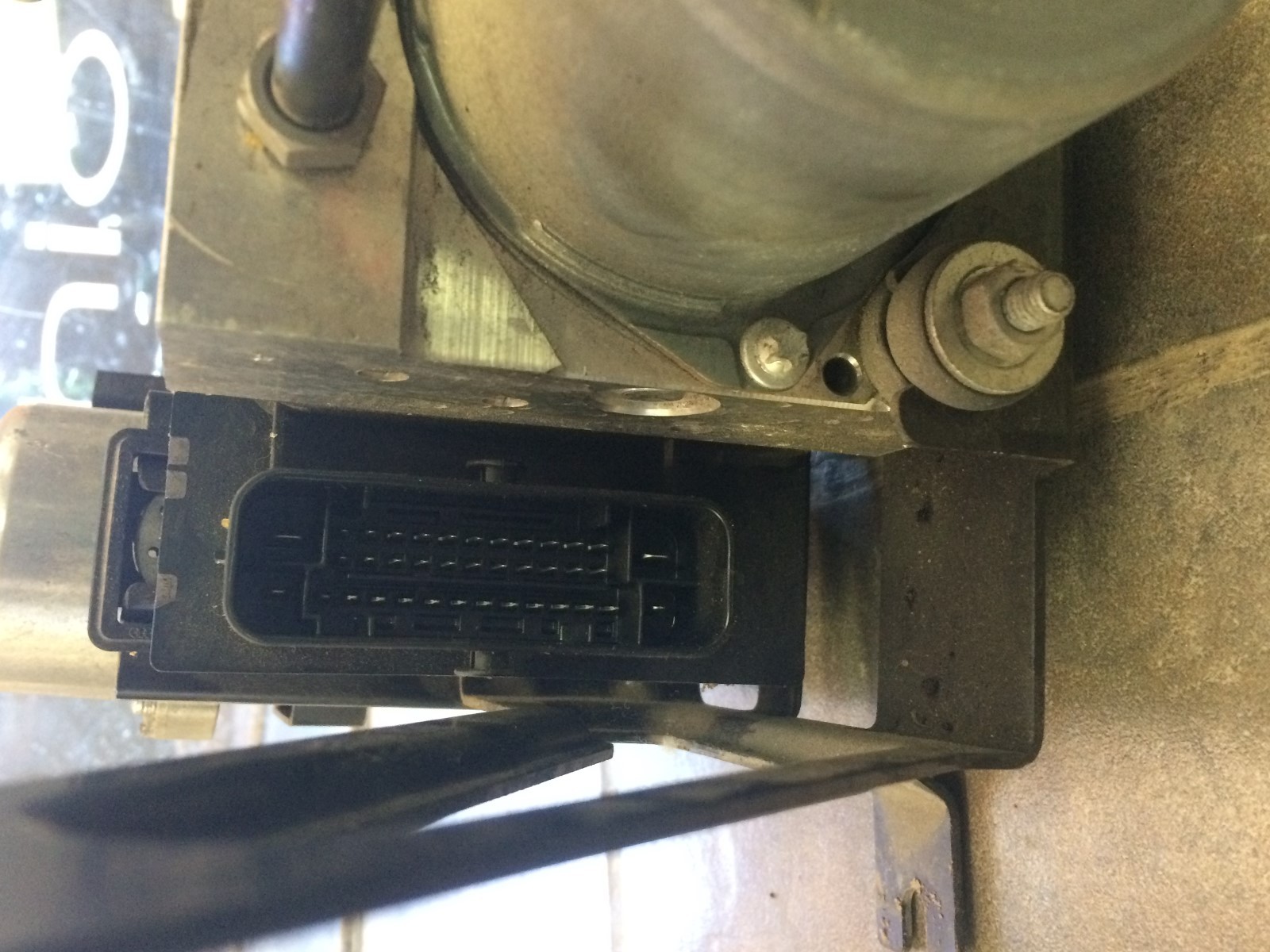 2011 Audi R8 anti lock brake pump with vacuum pump OEM