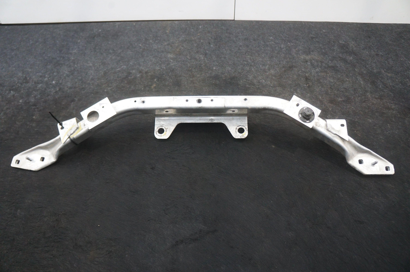 Front Center Collision Beam 51647198882 Rolls Royce Ghost Series I 09-14 *Note*