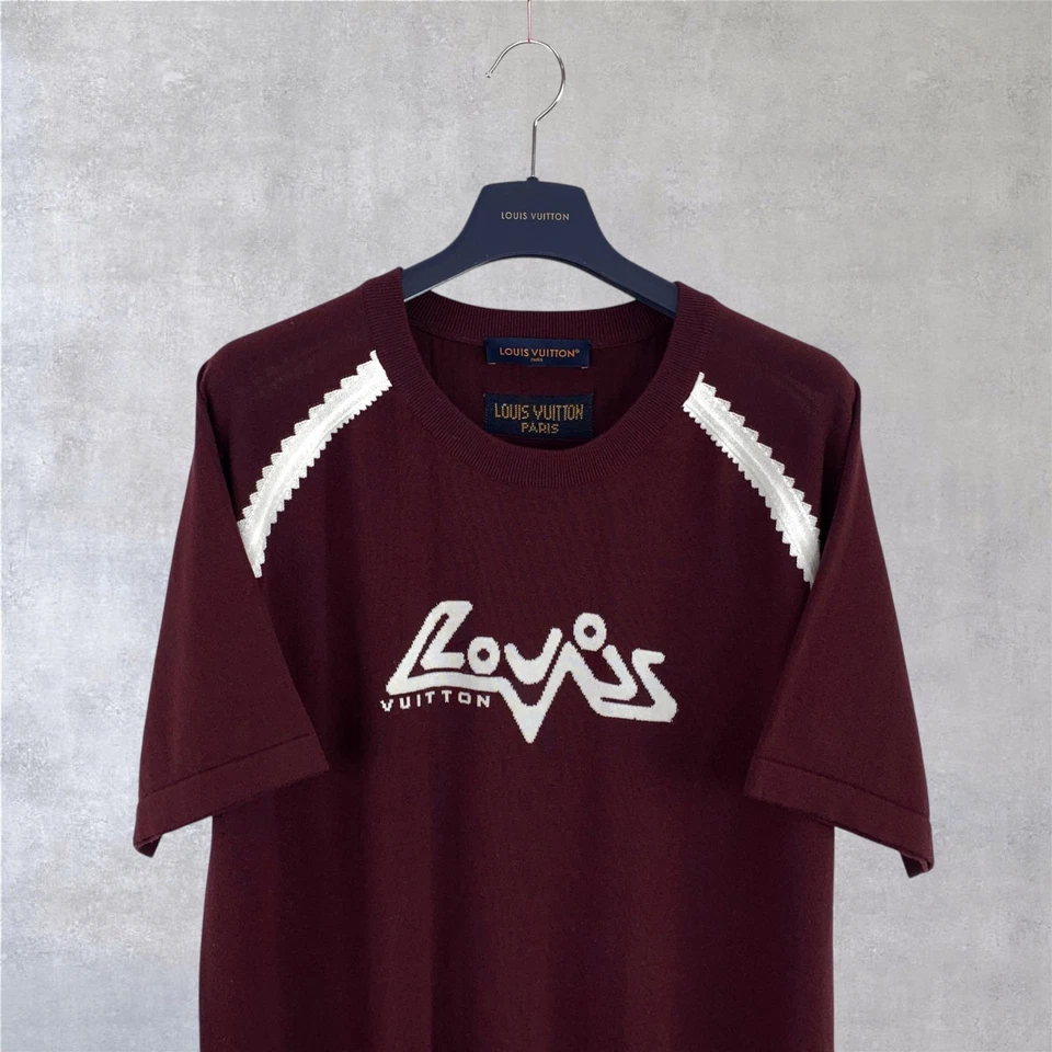 Camiseta Louis Vuitton LV Frontal Logo Intarsia Cuello Redondo Algodón Roja Talla L Foto 3 de 4