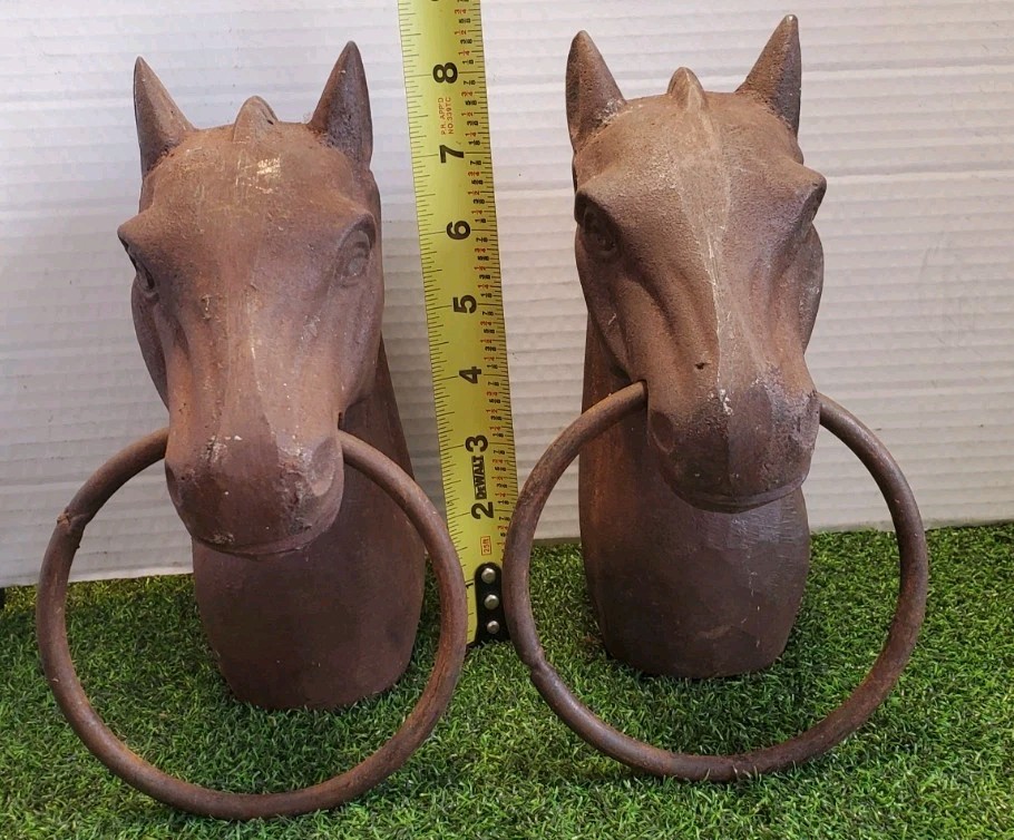 ANTIQUE CAST IRON HORSE HEAD VINTAGE HITCHING POST TOPPER - GREAT PATINA