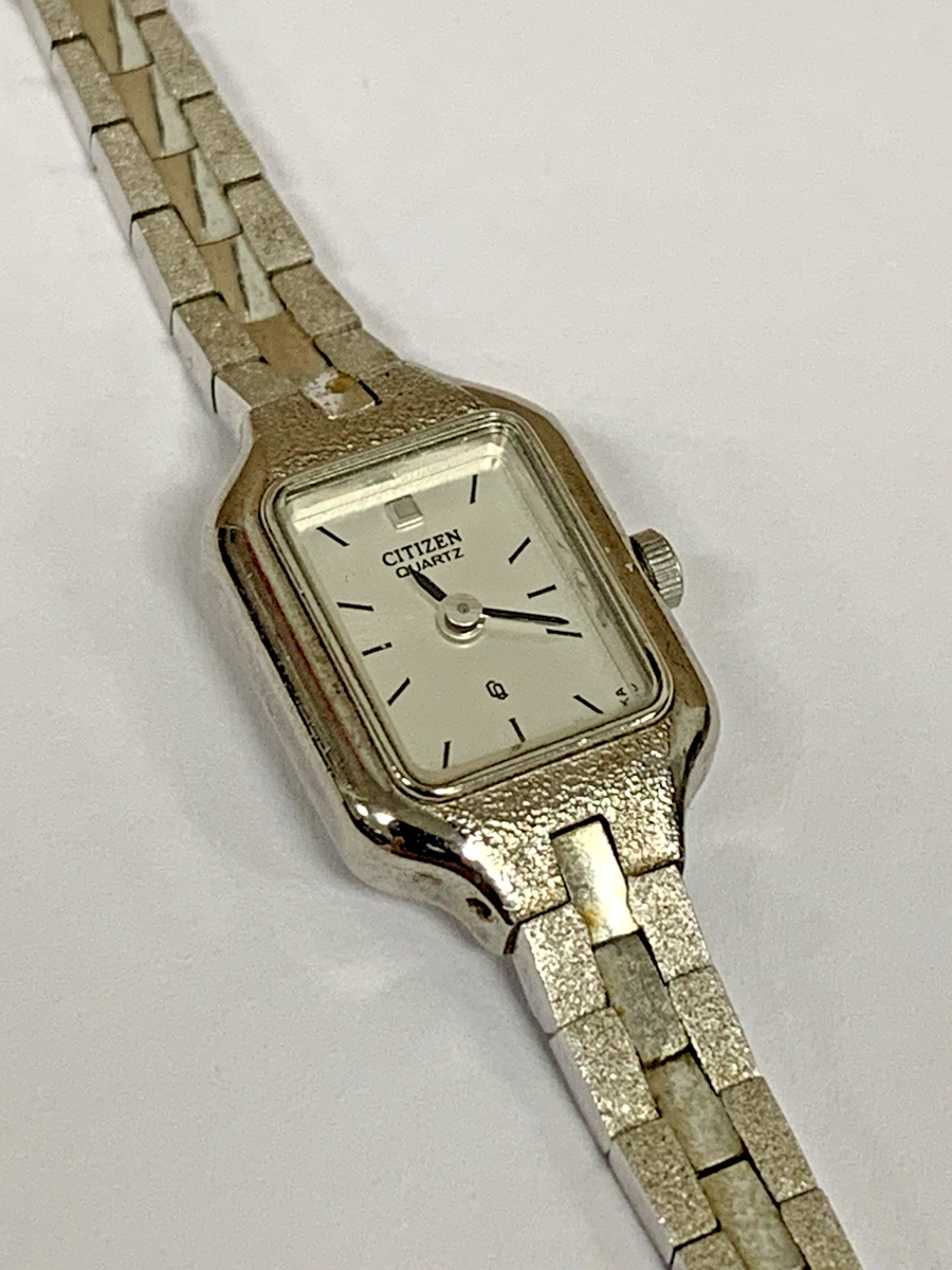 Vintage Ladies Citizen Silver Tone Petite Bracelet Watch  display picture 2