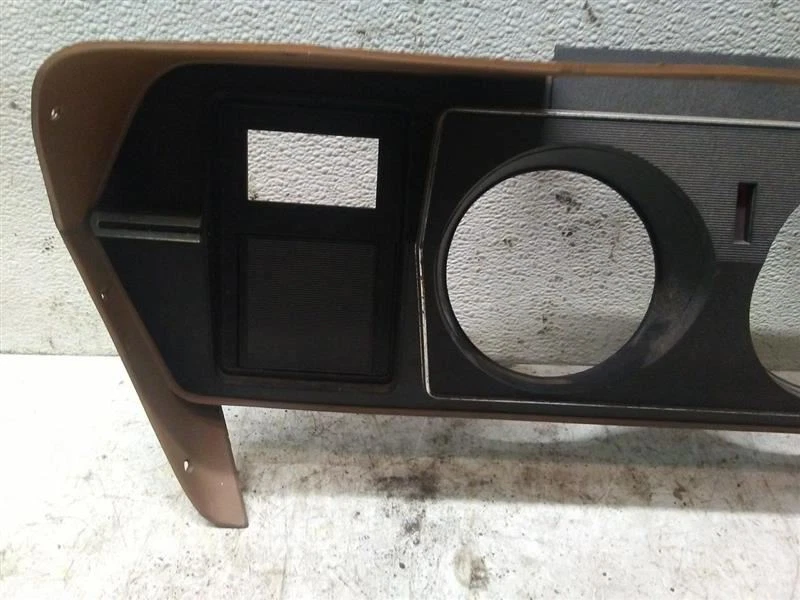 73 AMC MATADOR 1973 TAN Dash Bezel  - Image 2 of 4