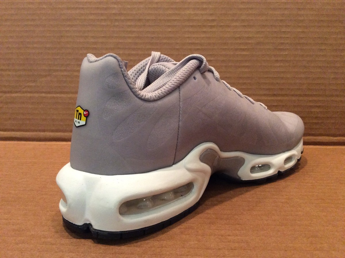 Nike Air Max Plus TN Tuned 1 NS GPX Big‎ Logo size 9 wolf grey/black Nike Air Max Plus Tuned Graphic 2025 | SneakerNews.com main image 4
