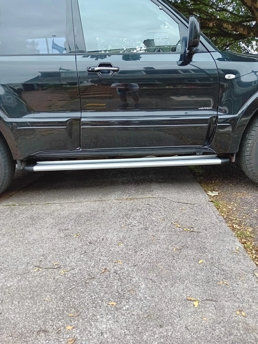 MITSUBISHI SHOGUN LWB 5Dr. 00 to 07. SIDE STEPS RUNNING BOARDS ENTRANCE STEPS
