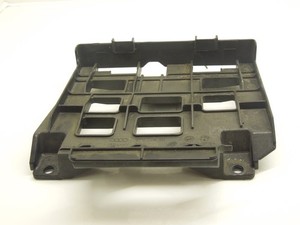 Audi A3 8P Motorsteuergerät ECU Halteplatte 8P0906131