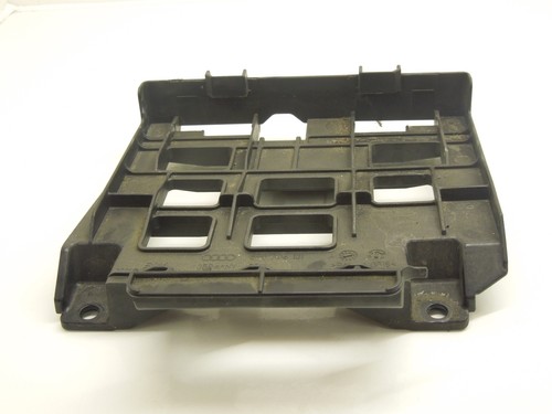 Audi A3 8P Motorsteuergerät ECU Halteplatte 8P0906131