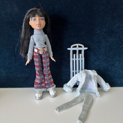 Bratz Wintertime Wonderland Jade Doll Sled Original Clothes Boots VTG Incomplete