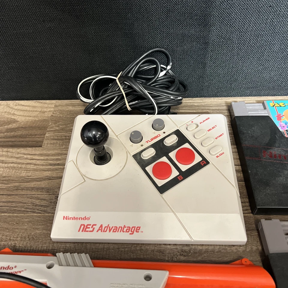 Nintendo NES Super Mario Bros Duck Hunt/Advantage & Zapper Gun Pac-Man Tetris2 - Image 2 of 4