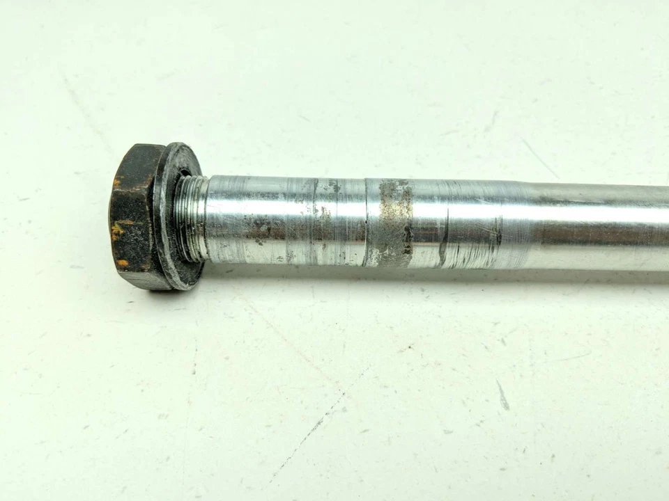 09 Can Am Spyder GS Roadster 990 brazo oscilante trasero perno de pivote Foto 2 de 4