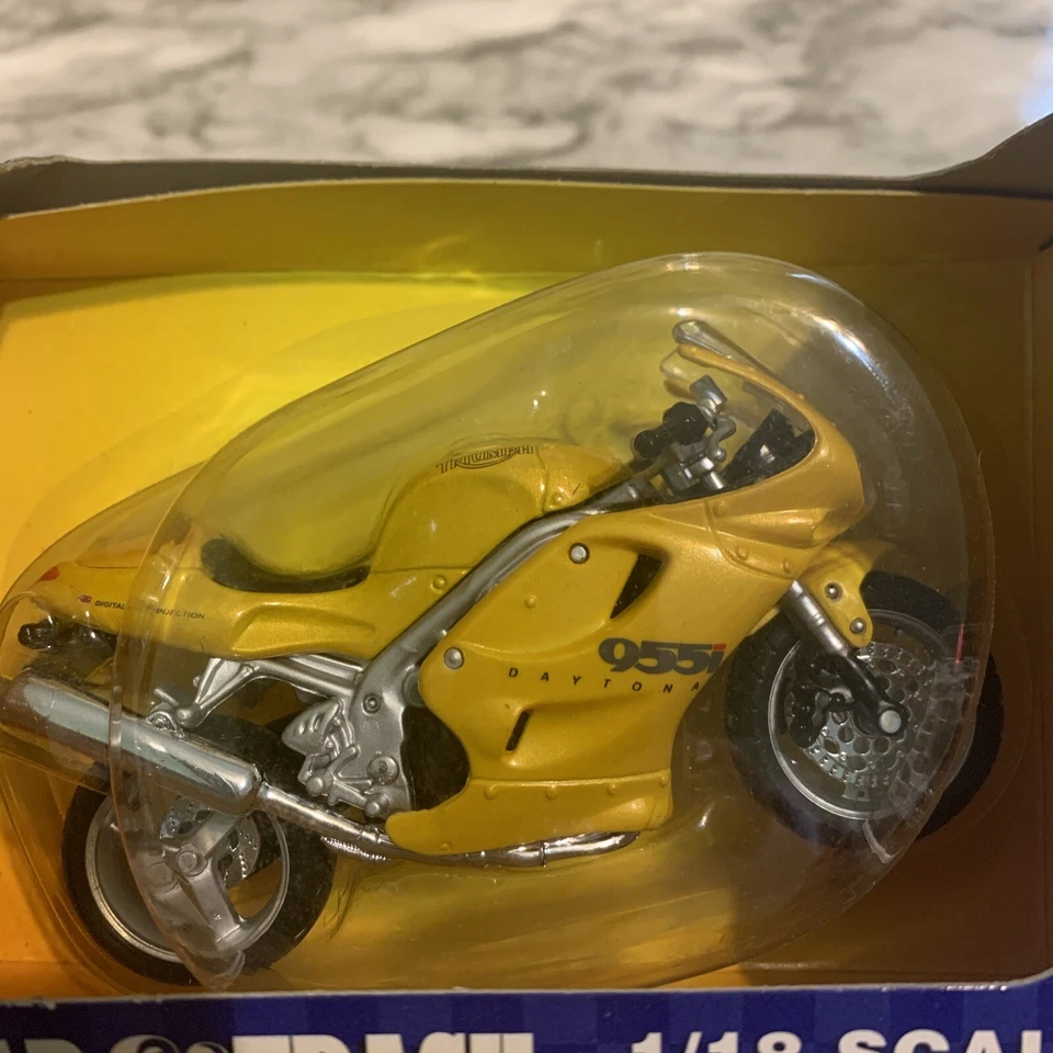 Maisto Road & Track 1/18 Triumph Daytona 955i 比例摩托车模型复制品全新带盒 — 第 2/4 张图片