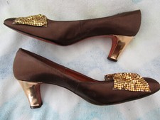 VTG DeLiso Debs Vendome Chocolate Brown Satin Pumps Shoe Gold Mesh Bows Heel 7B