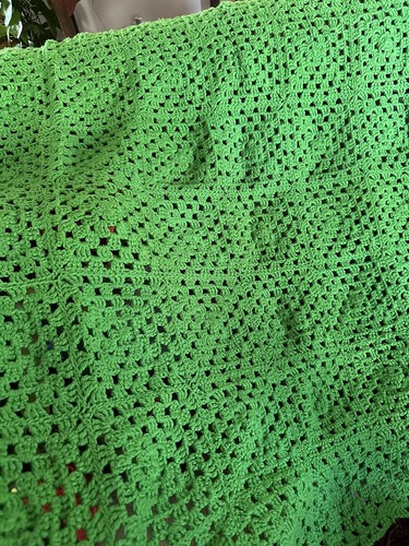 Vtg Granny Square Afghan Blanket Crochet Knit Solid Green Christmas 53x58 - Picture 6 of 6