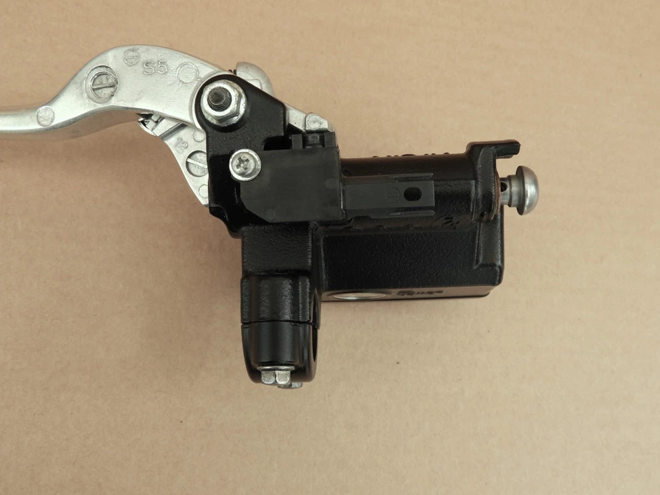 2018 BMW C650GT C 650 GT – Front Brake Master Cylinder & Lever - 5,000 Miles - Image 3 of 4