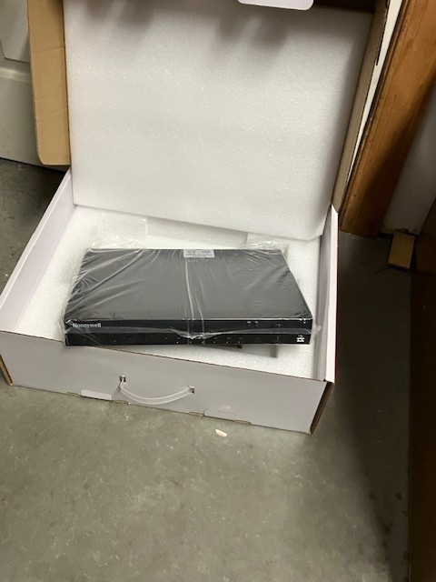 Honeywell HEN04123V  Performance Series 4-Channel 4K PoE NVR 2TB - New Open Box