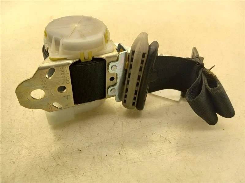 2013 丰田 RAV4 XLE 球杆侧后座皮带组件  — 第 2/4 张图片