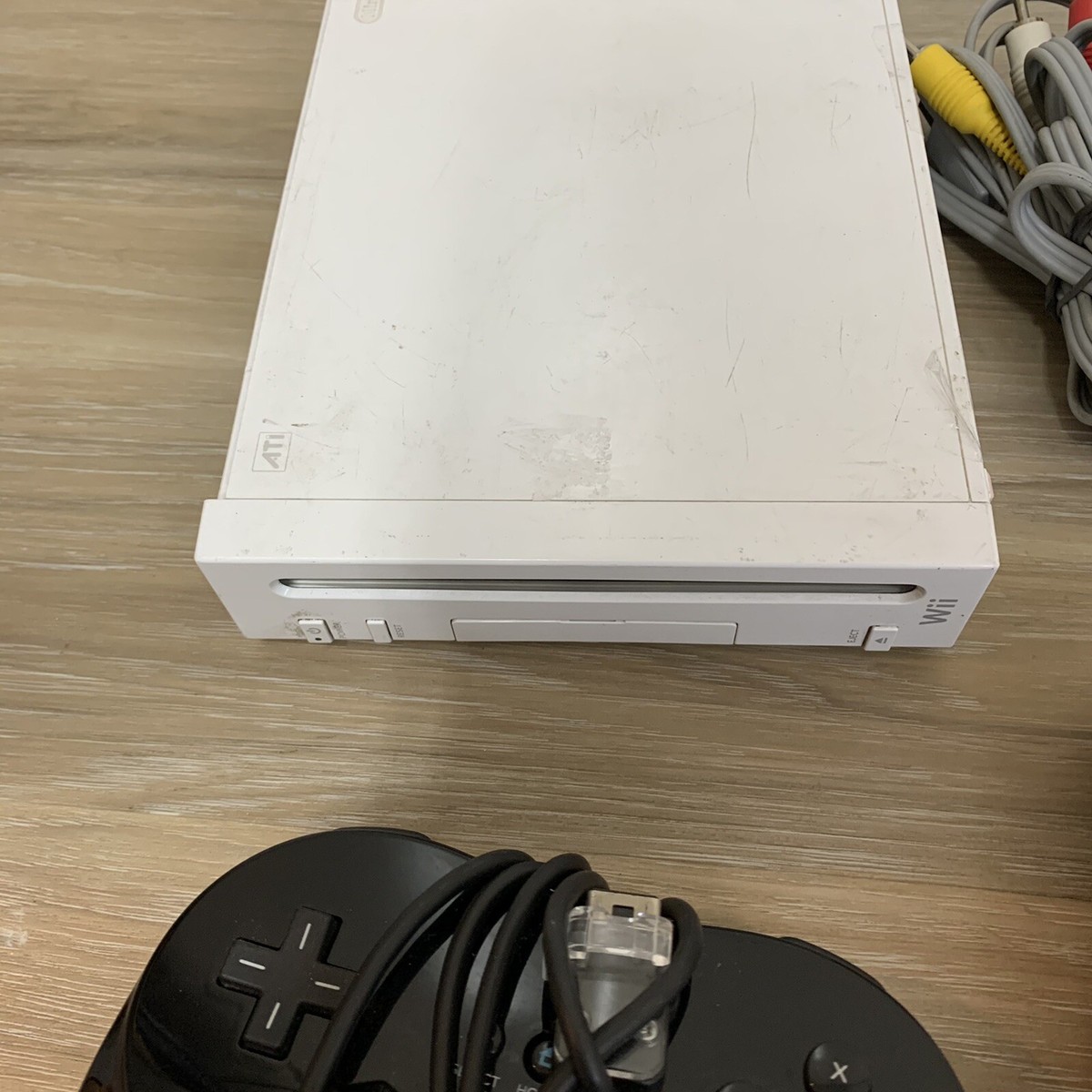 Nintendo Wii Console Bundle model RVL-001 Controller Classic