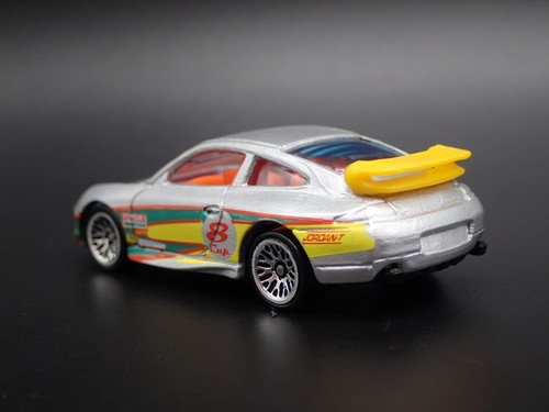 Modelo De Coche Diecast Diorama 1:64 Escala Plata Porsche 911 GT3 Cup 1999-2005 - Imagen 6 de 7