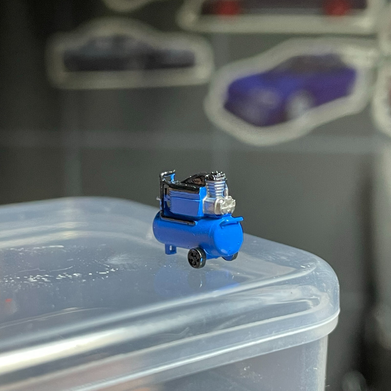 NEW 1:64 Air Pump Air Compressor Model Garage Workshop Scene Props Display Tool