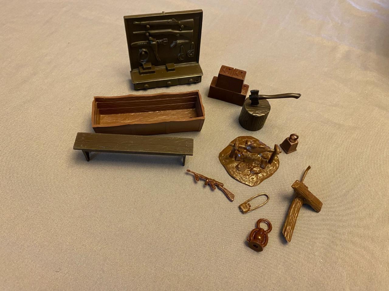 MARX Tin Litho BarMRanch playset with accessories & Boonesborough