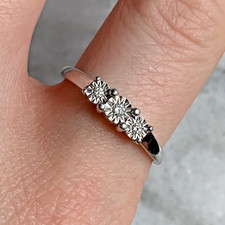 Diamond Ring 9 ct Gold 375 White Gold Illusion Set Trilogy- Size R 1/2