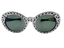 VINTAGE MIDCENTURY LEAFS LIKE ACCENTS BLACK WHITE OVAL SUNGLASSES 1960 FRANCE
