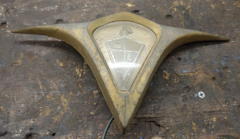 Raro emblema insignia adorno capucha iluminada avispa Hudson 1956 Foto 3 de 4