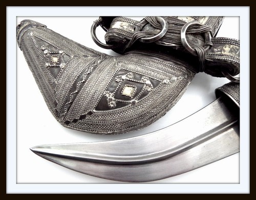 ANTIQUE HIGH QUALITY SILVER MOUNTED ISLAMIC ARABIC ARAB OFFICER "JAMBIYA" DAGGER - Picture 11 of 18
