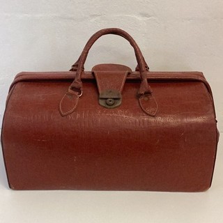 Antique Cheney Crocodile Embossed Leather Gladstone Bag England MO#8754