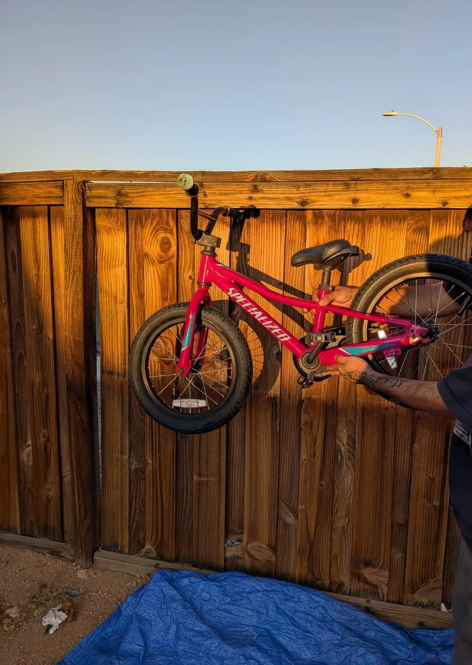 Bicicleta de freno de montaña rusa de una sola velocidad Specialized Riprock aluminio ruedas de 16" Foto 2 de 3