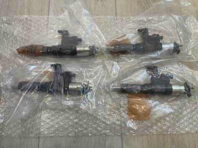 4 New Genuine DENSO Fuel Injector 095000-5471 5474 01-07 Isuzu NPR NPR-HD 4HK1