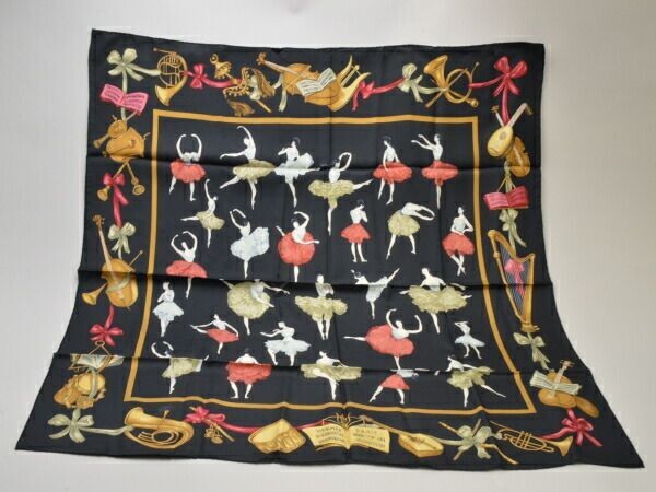 極美品 HERMES エルメス プリーツカレ90 黒 La Danceバレリーナ Hermes Carre 90 La Dance Scarf Silk Black Women | eBay