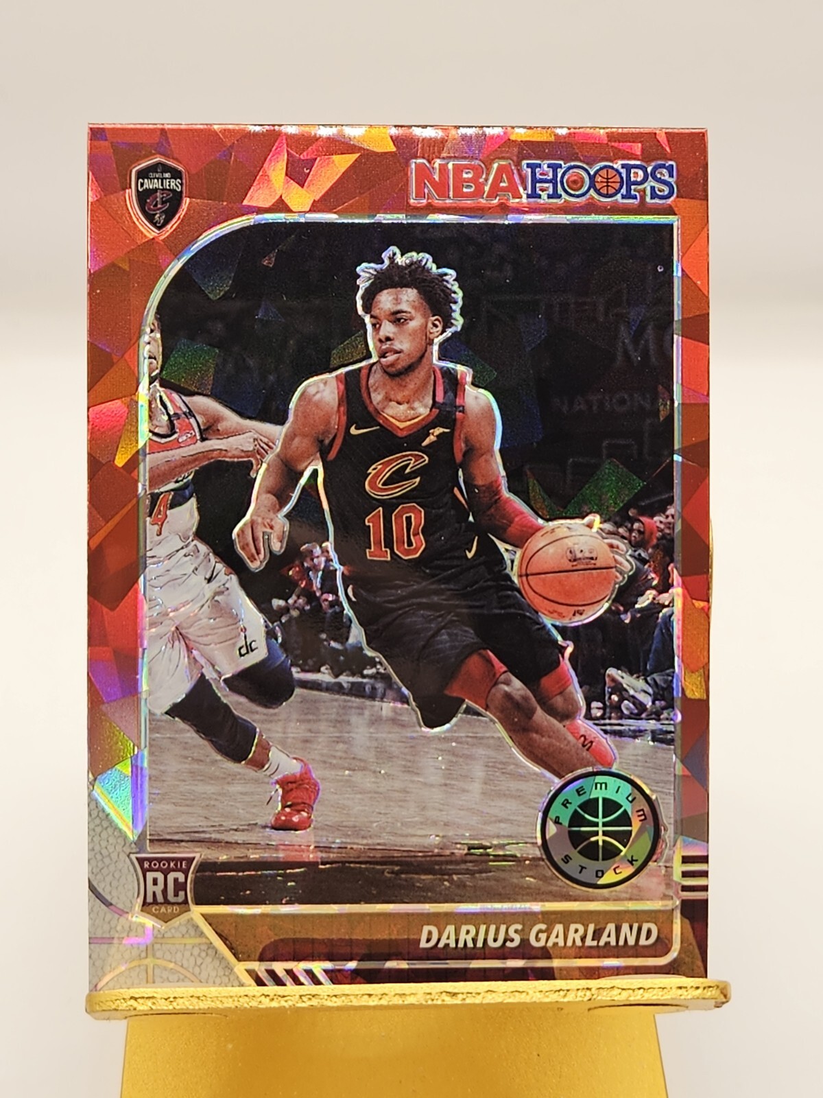 2019 NBA Hoops Premium Stock Red Cracked Ice Prizm Darius Garland #251 Rookie RC