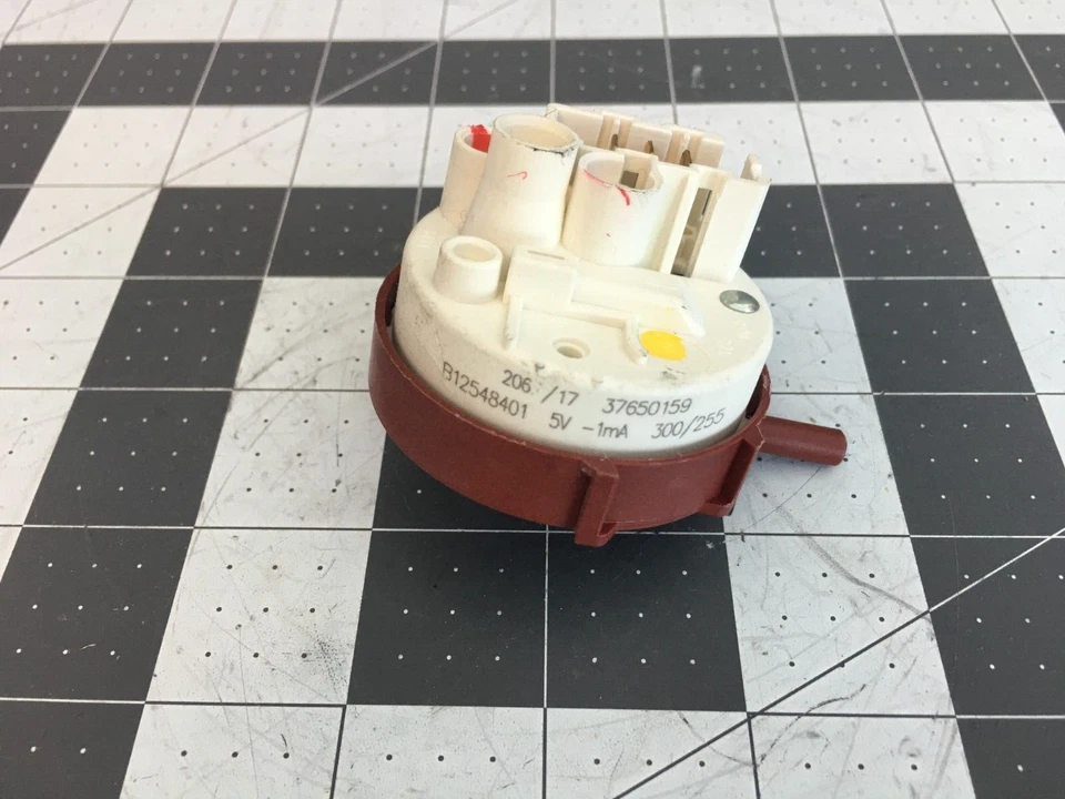 Interruptor de presión para lavadora Speed Queen OEM P# 37650159 Foto 2 de 3