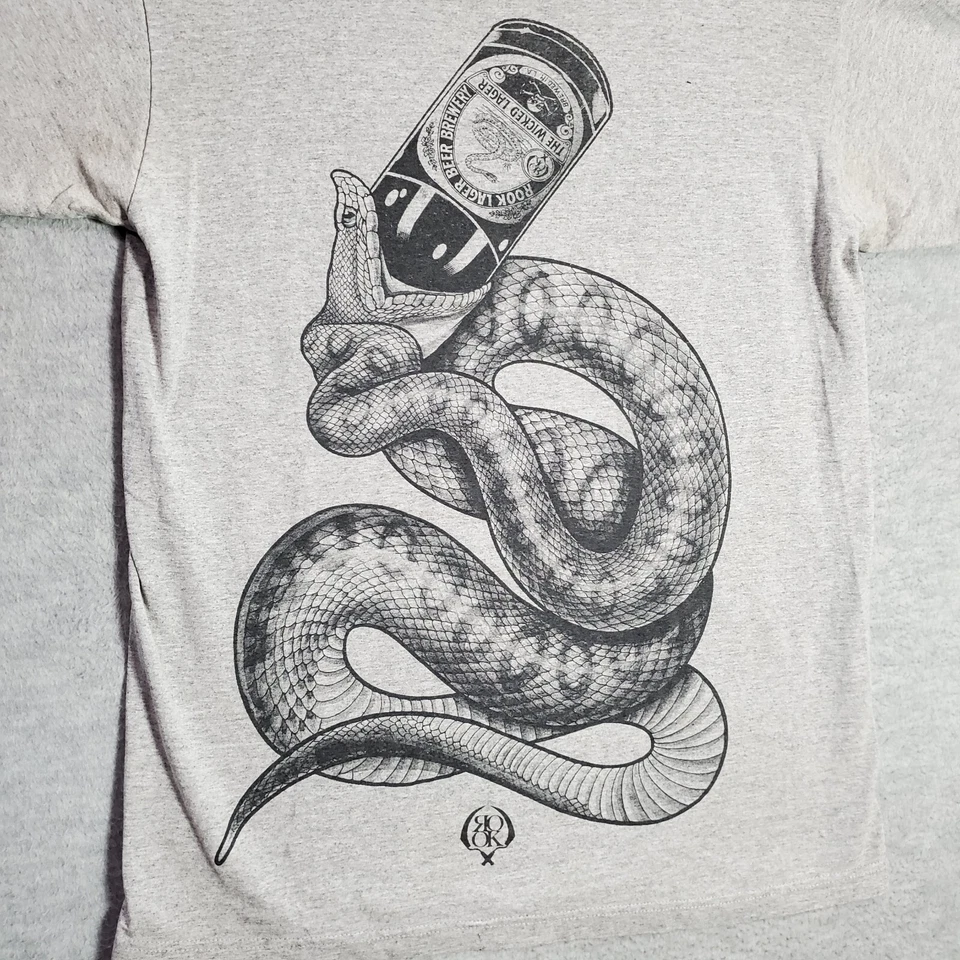 Camisa Rook Hombre Gris Mediana The Wicked Lager Cervecería Serpiente Calavera Cuello Redondo Foto 3 de 4