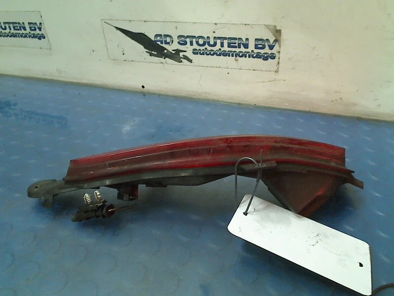 2019 Land + Range Rover Range Rover Velar (LY) RIGHT FOG LIGHT L90087947 - Image 2 of 4