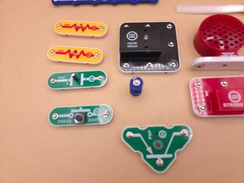 Lotto di oltre 40 pezzi Elenco Snap Circuits Ricambi, Ricambi - Foto 18 di 19