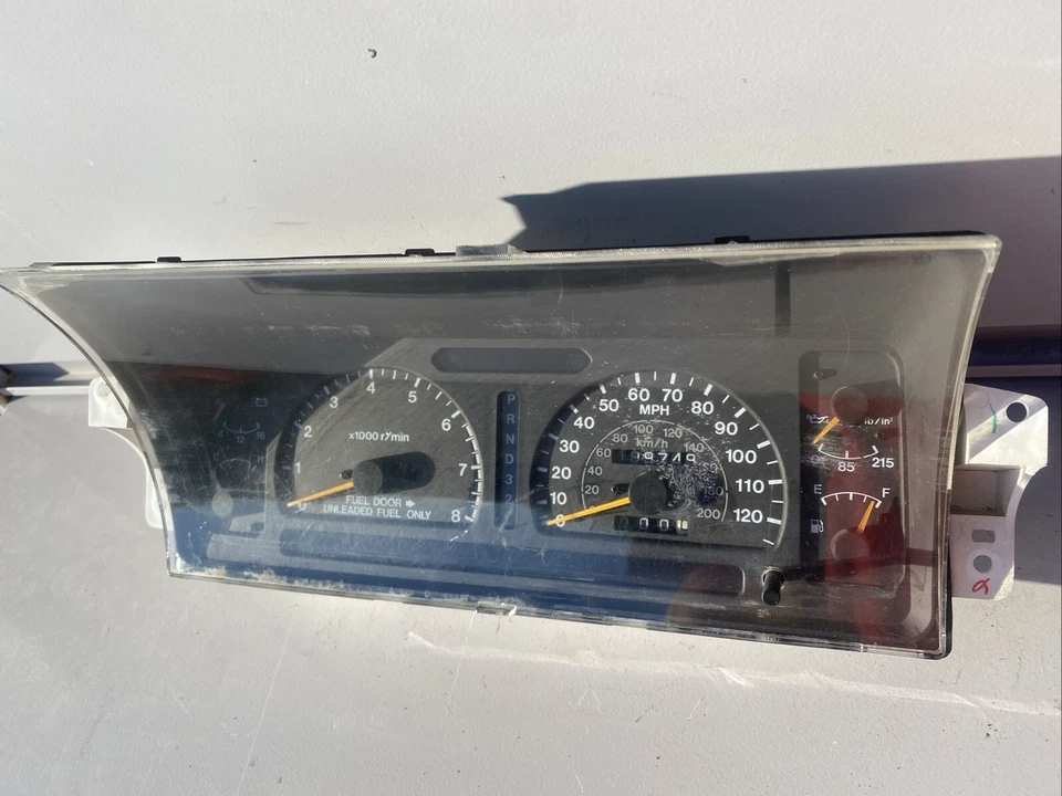 1995 - 1997 Isuzu Trooper medidor de velocidade painel de instrumentos (8971188301) - Imagem 2 de 4