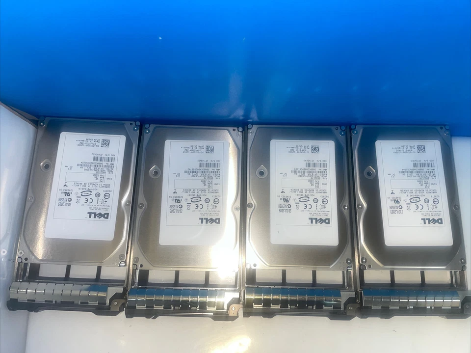 * 4x Dell Hitachi GX198 15K RPM 3.5" 147GB  SAS Server Hard Drive W/F238F TRAY - Image 2 of 4