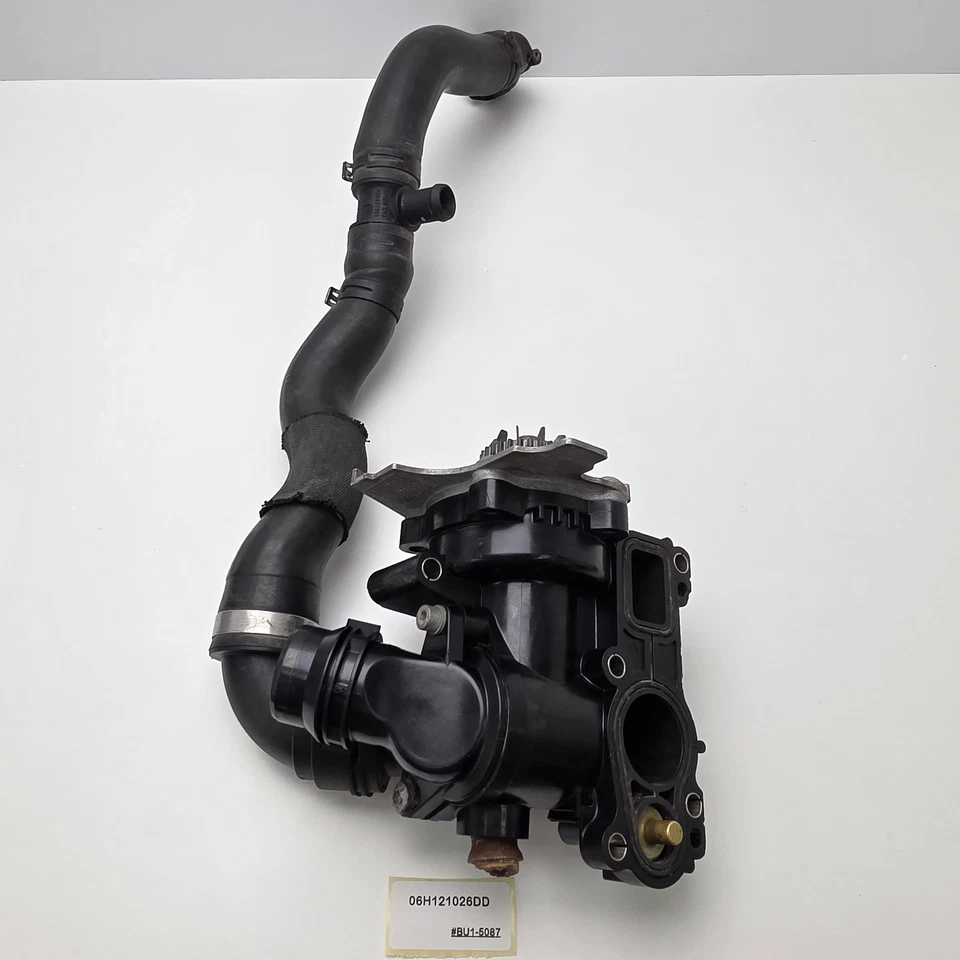 2009-2015 Volkswagen Passat водяной насос в сборе 06H121026DD - Изображение 2 из 4