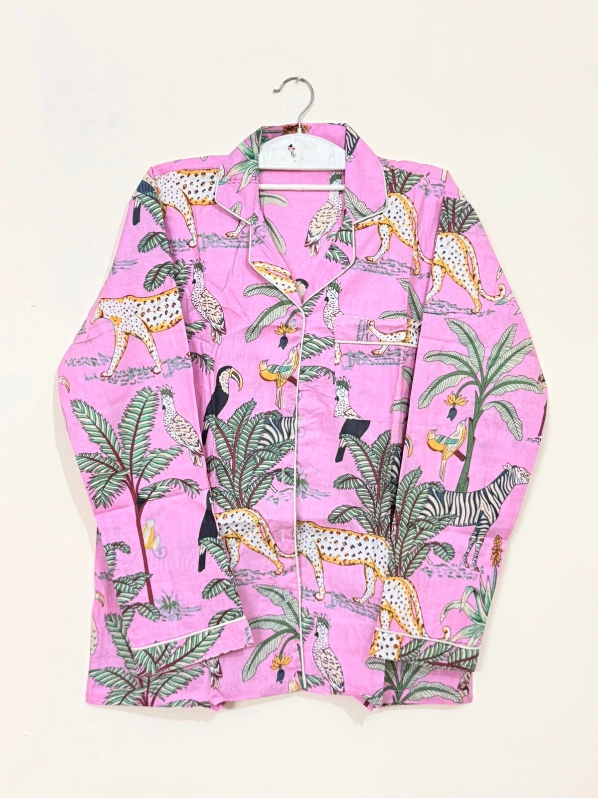 L - Size Pink Cotton Pajama Set Women Jungle Print 3pc Set Sleepwear with Bag
Opens in a new window
