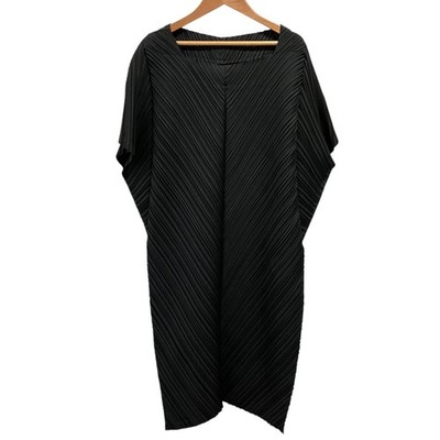 pleat issey miyake dress Issey Miyake Black Pleated Spiral Dress, 1990s – Basha Gold