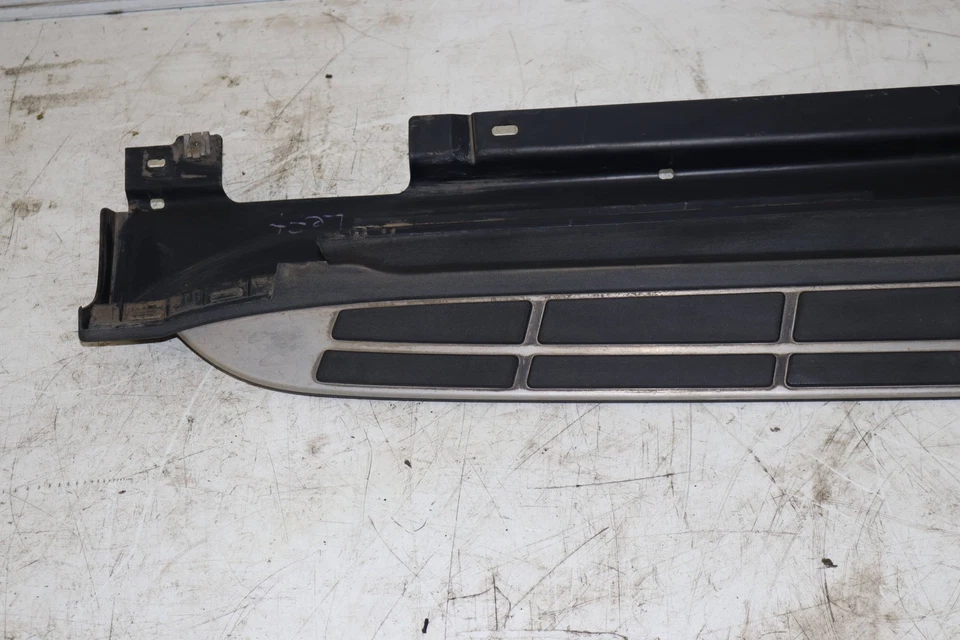 Porsche Macan 2015-2024 - estribo izquierdo / paso lateral 95B854885A Foto 2 de 4