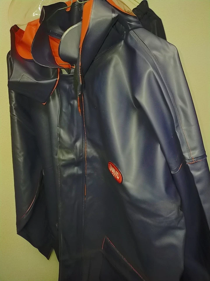 heavy and thick navy and red PVC vinyl rainsuits set jacket and pants - Image 2 of 4