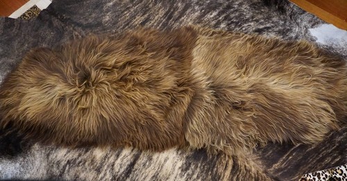 Natural Brown - A Gorgeous Sun Kissed Double Length Icelandic Sheepskin Rug - Picture 3 of 10