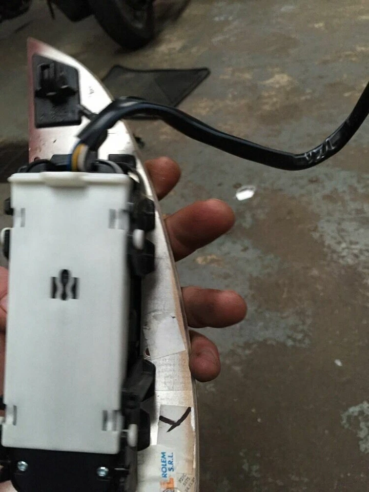 2004 MERCEDES BENZ C320 DRIVER LADO ESQUERDO MESTRE INTERRUPTOR DE JANELA DE ENERGIA - Imagem 2 de 3