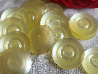 Lot De 7 Gros Boutons Vintage Jaune Lumineux - 2,6 Cm De Diamètre - Anciens Ref 295