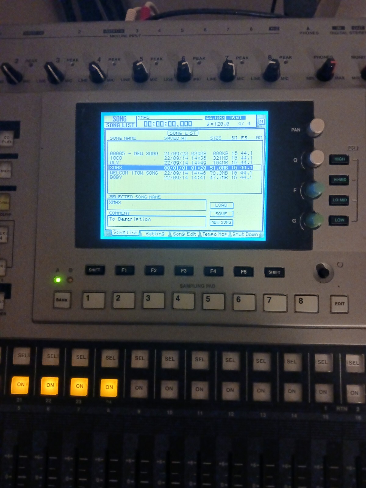 Yamaha AW4416 Professional Audio Workstation 16Track Digital Recorder